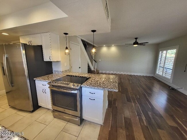 711 E North Ln in Phoenix, AZ - Foto de edificio - Building Photo