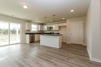 427 Tondee Wy in Midway, GA - Foto de edificio - Building Photo