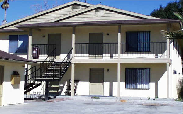 238 W 13th St in San Bernardino, CA - Foto de edificio - Building Photo