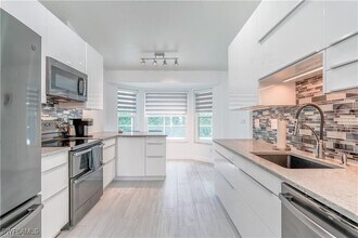 201 S Bahama Ave in Marco Island, FL - Building Photo - Building Photo