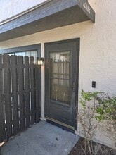 16586 Brigadoon Dr in Tampa, FL - Foto de edificio - Building Photo