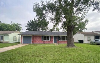 5715 Belmark St in Houston, TX - Building Photo