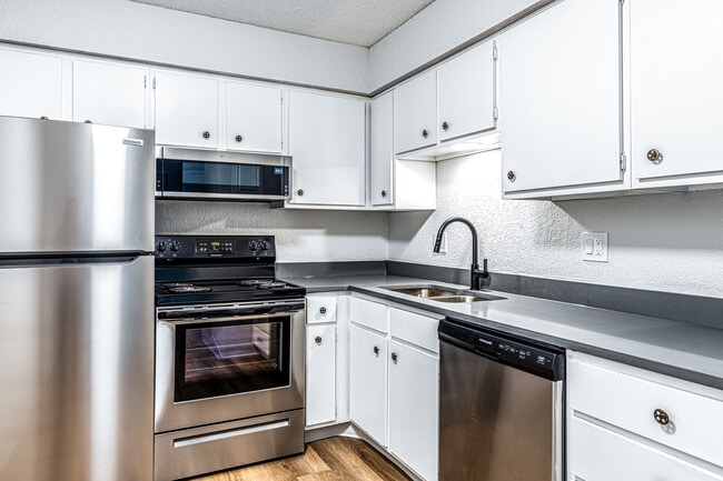 Fairway Hills Apartments in Leavenworth, KS - Foto de edificio - Interior Photo