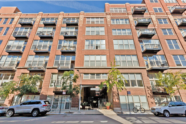 property at 1500 W Monroe St