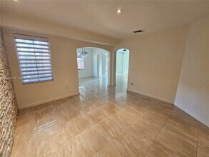 11384 NW 84th Terrace in Doral, FL - Building Photo - Building Photo
