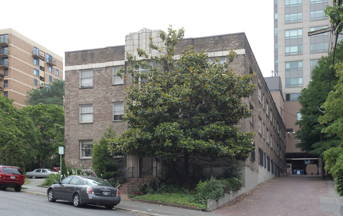 John Wallace Apartments in Seattle, WA - Building Photo