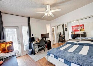 807 W 25th St, Unit 214 in Austin, TX - Building Photo - Building Photo