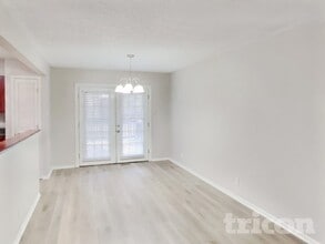 14 Long Branch Ct in St. Peters, MO - Foto de edificio - Building Photo