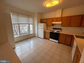 4080 Fountainside Ln in Fairfax, VA - Building Photo - Building Photo