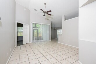 2845 Oak Shore Rd in Oviedo, FL - Building Photo - Building Photo