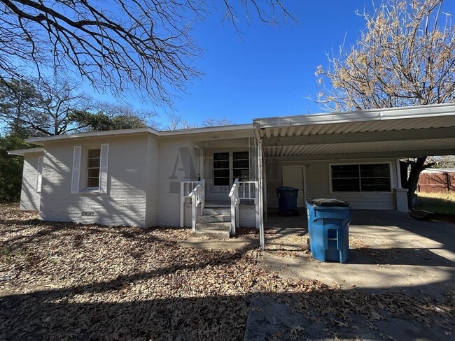 602 W Cayuga Dr in Athens, TX - Building Photo - Building Photo