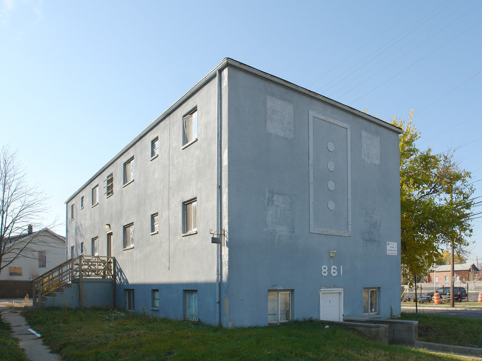 861 E Mound St in Columbus, OH - Building Photo