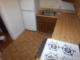 17-19-19 Washington St S in Malden, MA - Building Photo