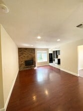 700 Los Lunas Way in Sacramento, CA - Building Photo - Building Photo