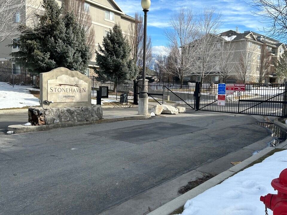 1195 Privet Dr in Cottonwood Heights, UT - Building Photo