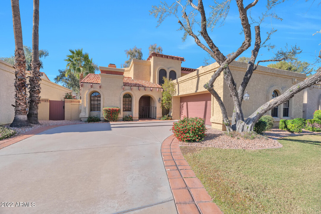 10566 N 87th Pl in Scottsdale, AZ - Foto de edificio