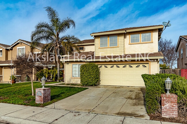 813 Boulder Ave in Lathrop, CA - Building Photo - Building Photo