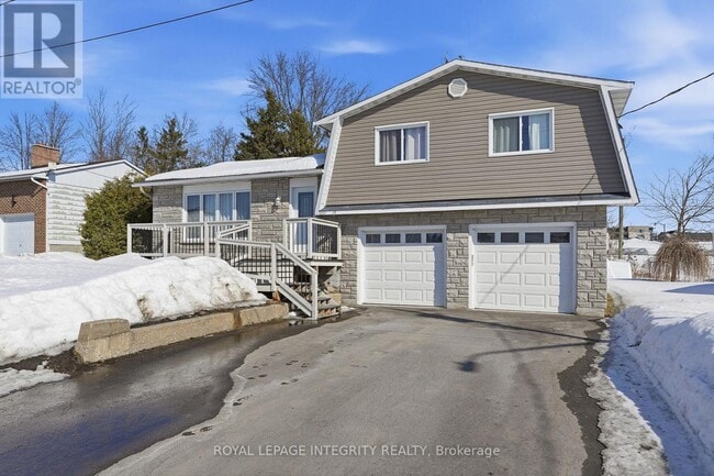 1011 St Jacques St in Clarence-Rockland, ON - Building Photo - Building Photo