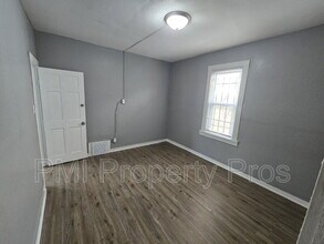 2478 W Chambers St in Milwaukee, WI - Building Photo - Building Photo