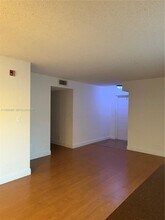 7680 Westwood Dr in Tamarac, FL - Building Photo - Building Photo