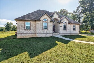 3019 Cambridge Ct, Unit 505-305 in Lewisburg, TN - Building Photo - Building Photo