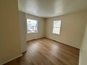 712 Geyer Ave in Mishawaka, IN - Foto de edificio - Building Photo