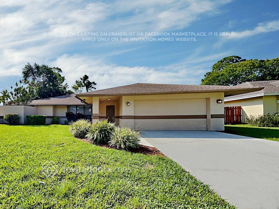 14686 Horseshoe Trce in Wellington, FL - Building Photo