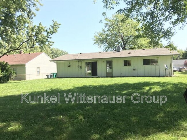 311 Amhurst Dr in O'Fallon, IL - Building Photo - Building Photo