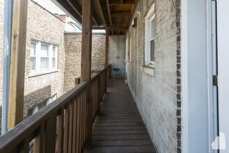1604 W Berwyn Ave, Unit G in Chicago, IL - Building Photo - Building Photo