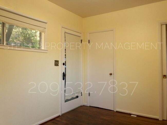 517 E Jackson St in Sonora, CA - Building Photo - Building Photo