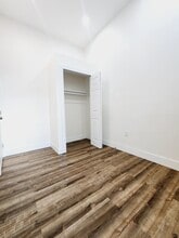 418 Avenue C, Unit 2 in Bayonne, NJ - Foto de edificio - Building Photo