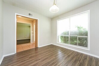 1250 Allgood Rd in Stone Mountain, GA - Building Photo - Building Photo