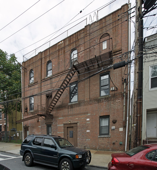 67 Monroe Ave in Staten Island, NY - Building Photo - Building Photo