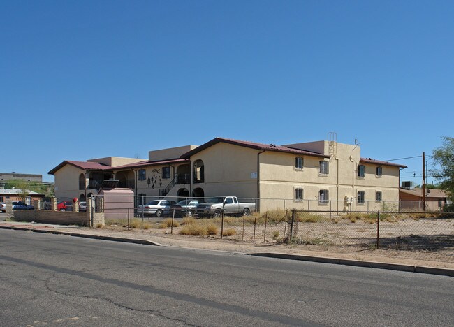 511-529 W Dakota Dr in Tucson, AZ - Building Photo - Building Photo