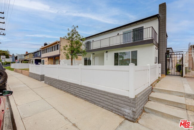1211 Beryl St in Redondo Beach, CA - Building Photo - Building Photo