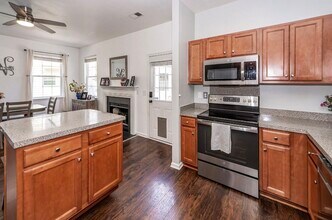 1418 Whispering Oaks Trl in Mount Pleasant, SC - Foto de edificio - Building Photo