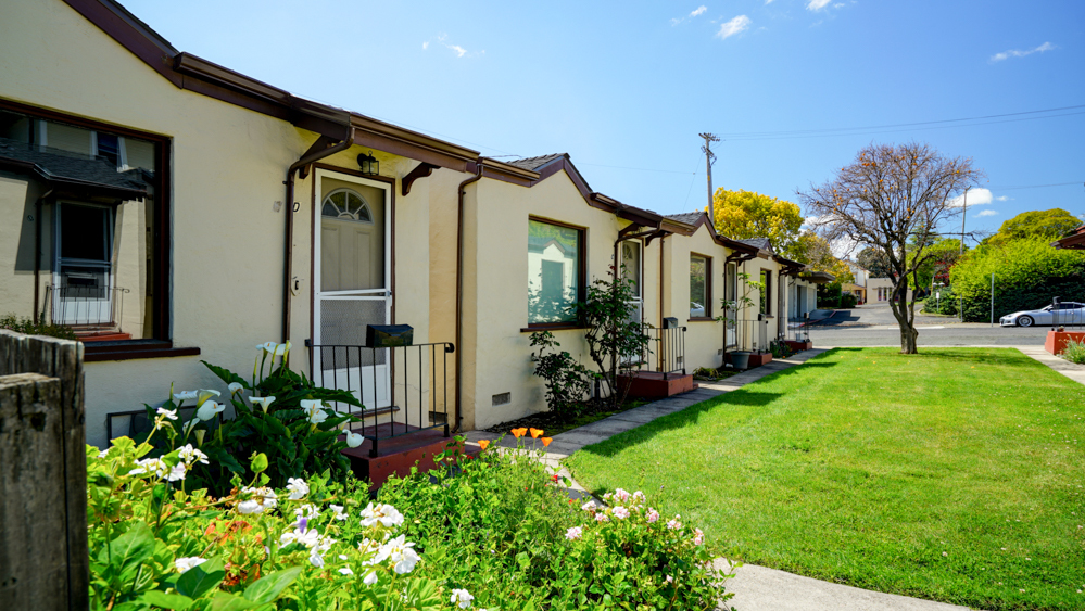 210-212 Keller St in Petaluma, CA - Building Photo