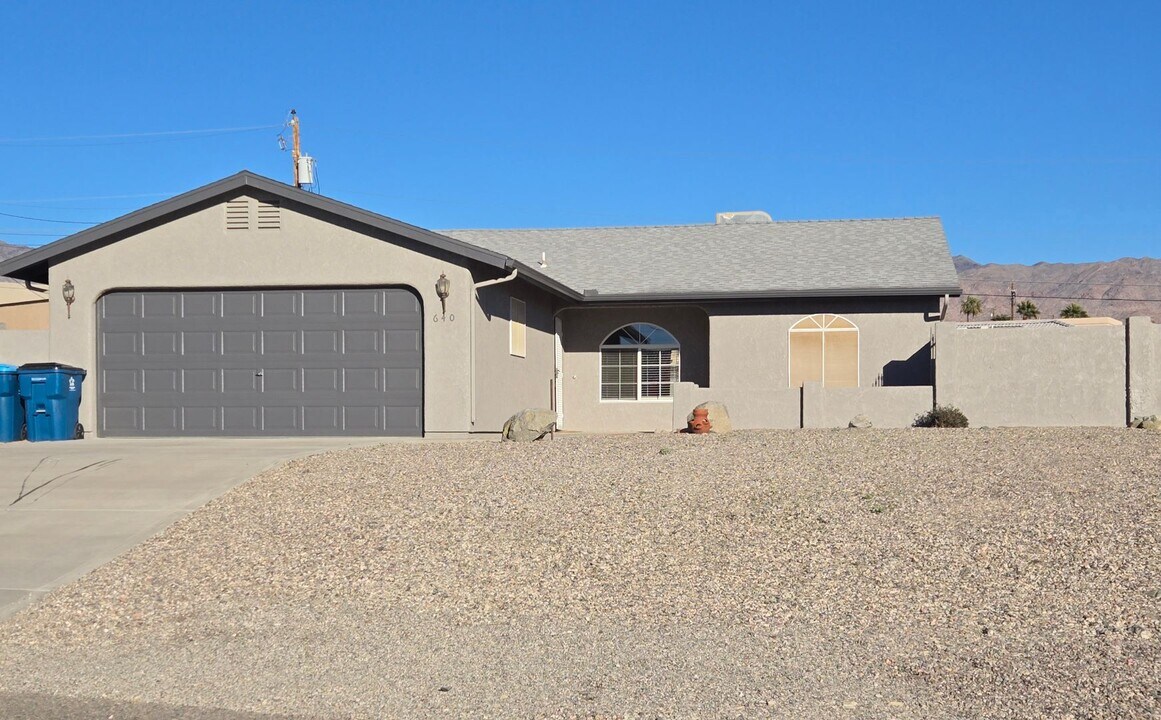 640 Foothill Dr in Lake Havasu City, AZ - Building Photo