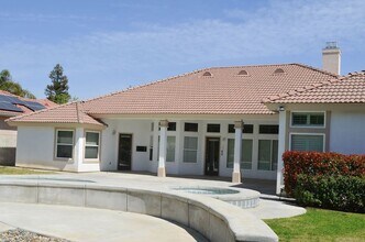 5507 Brigadoon Ln in Bakersfield, CA - Building Photo - Building Photo