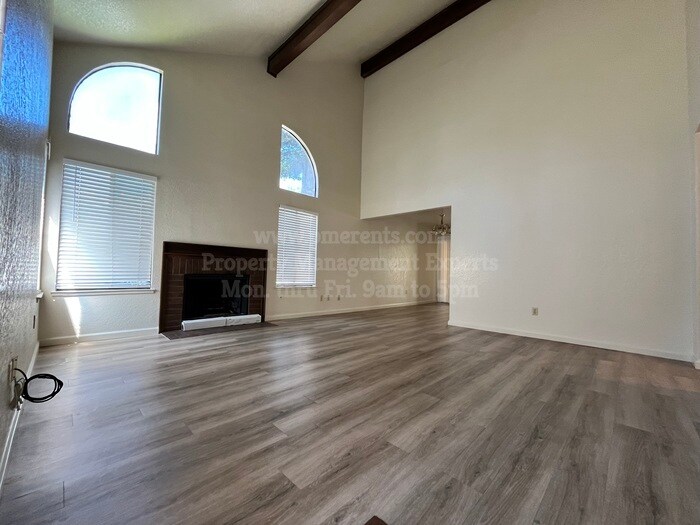 5876 Alexandria Pl in Stockton, CA - Building Photo