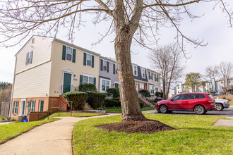 Greenhills Townhomes & Apartments in Damascus, MD - Foto de edificio - Building Photo