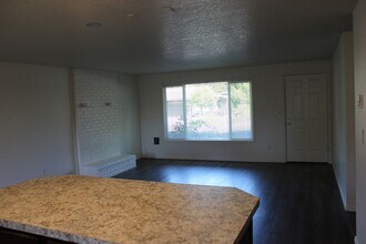 2588 NE Grant St in Hillsboro, OR - Building Photo - Building Photo