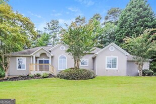 3695 Fairway Dr in Cumming, GA - Building Photo
