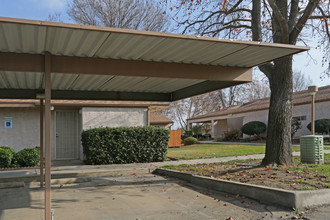 Porterville Garden Apartments in Porterville, CA - Building Photo - Building Photo