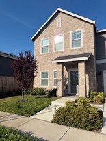 1752 N Sophia St in Hanford, CA - Building Photo