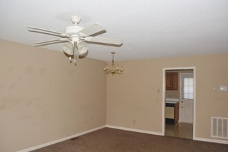 302 Killigrey St in Lillington, NC - Building Photo - Building Photo