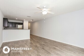 546 Eiseman Wy in Jacksonville, FL - Foto de edificio - Building Photo