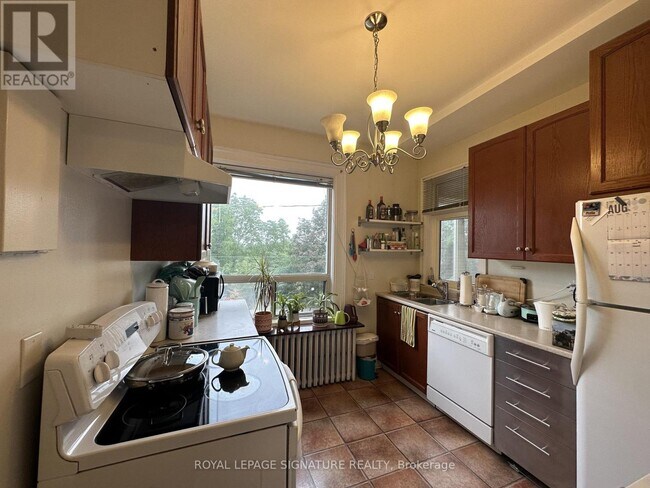 646 Broadview Ave in Toronto, ON - Building Photo - Building Photo