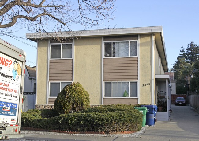 2241 Clinton Ave in Alameda, CA - Building Photo - Building Photo