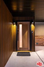 13542 Valleyheart Dr N in Los Angeles, CA - Building Photo - Building Photo